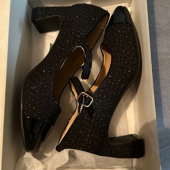 Elegant Black Mary Jane Heels - Picture 5 of 5